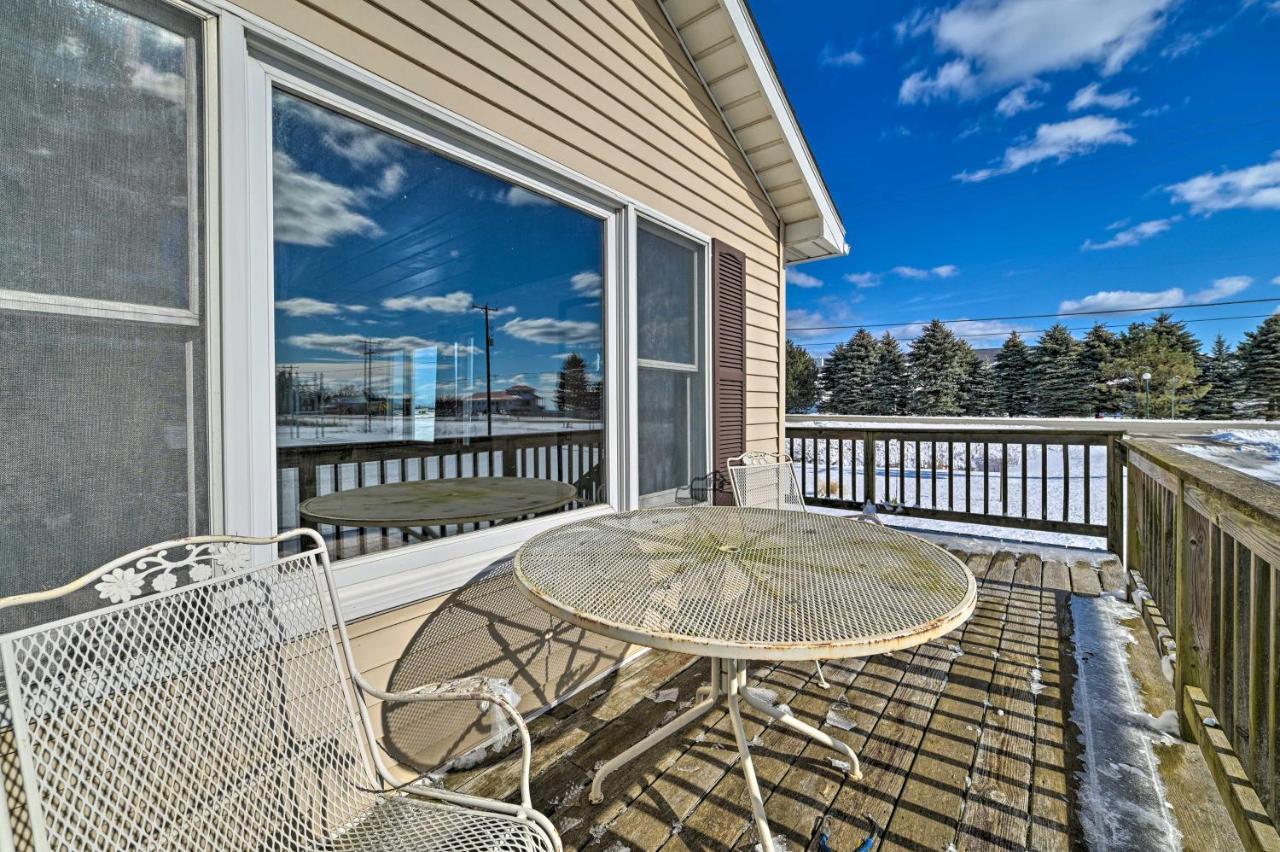 Cozy Tawas City Home With Views Of Lake Huron! Bagian luar foto