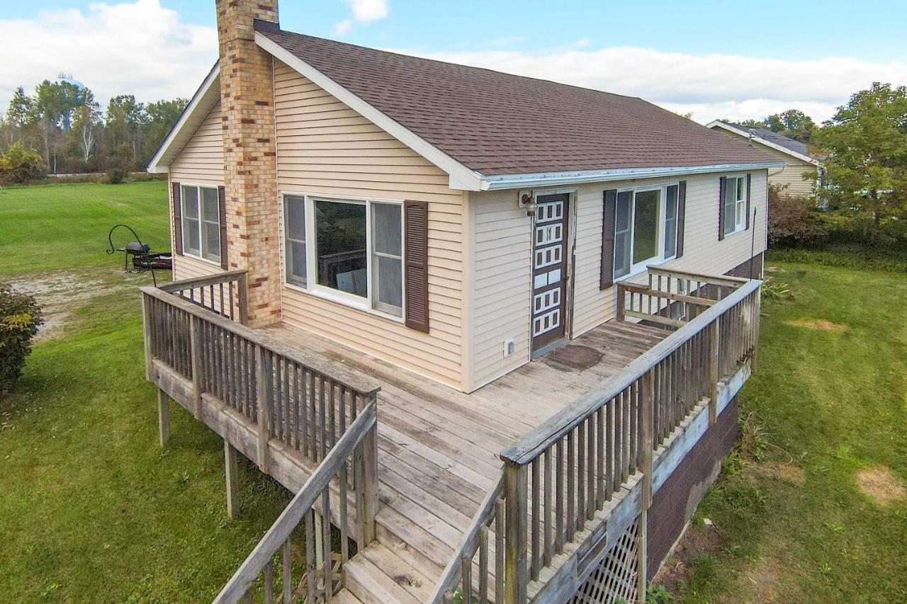 Cozy Tawas City Home With Views Of Lake Huron! Bagian luar foto