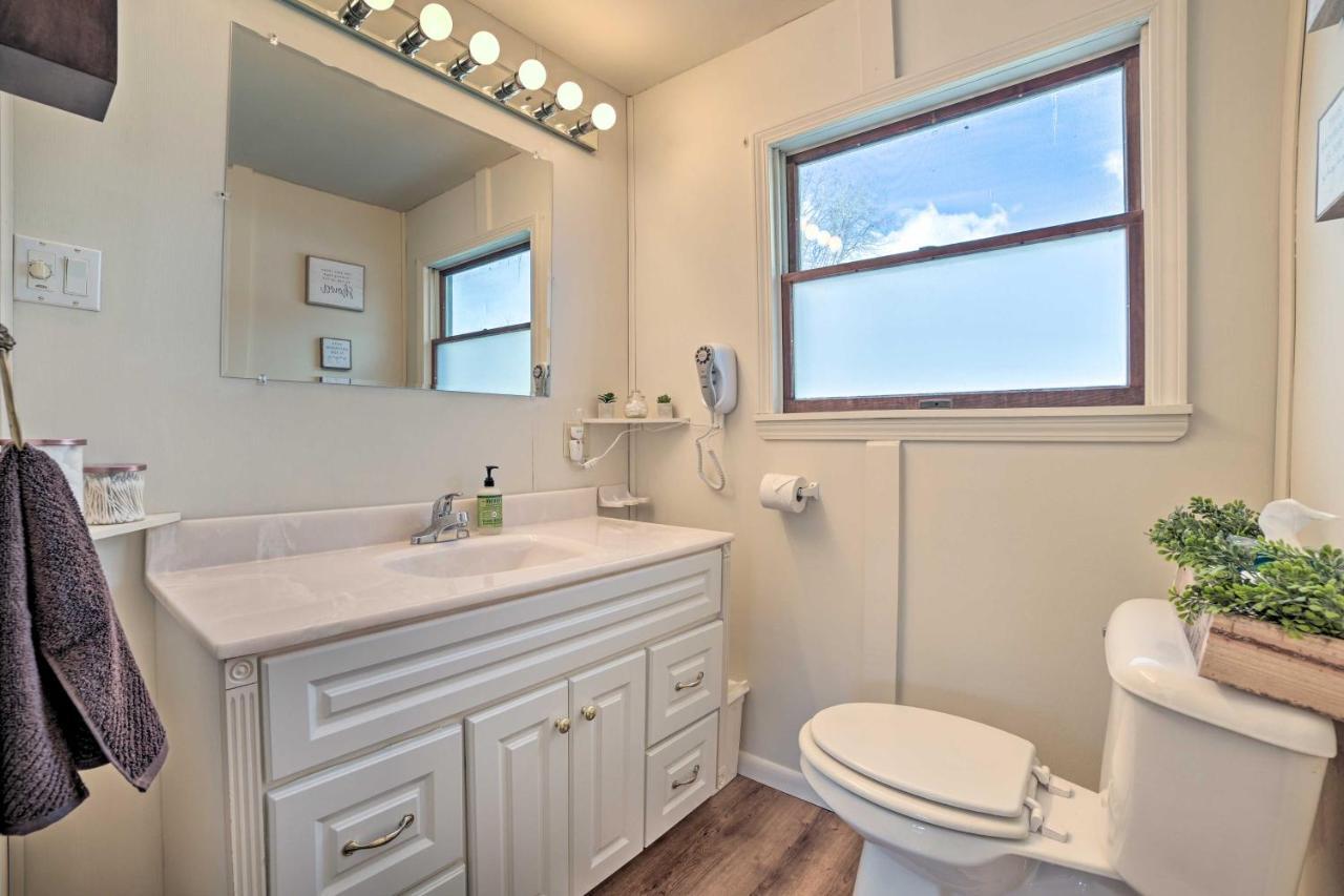 Cozy Tawas City Home With Views Of Lake Huron! Bagian luar foto